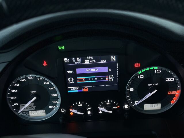 Trator de estrada padrão Iveco Stralis S-Way 530