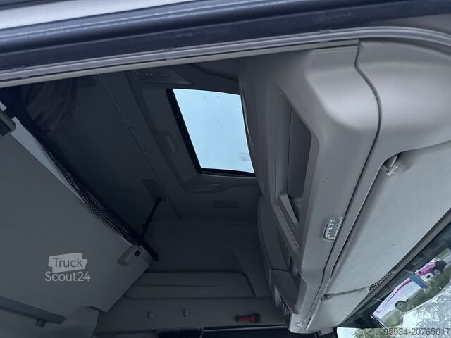 Trator de estrada padrão Iveco Stralis S-Way 530