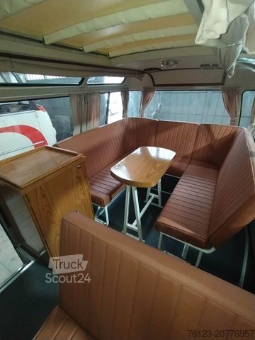 Minibus MERCEDES-BENZ Vorgänger Sprinter O 319 Samba mit Faltdach AC