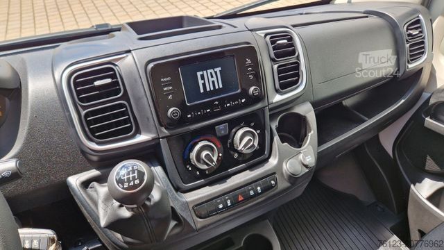 Minibus FIAT 3x Ducato 2x Opel Movano 18 SS in Stock