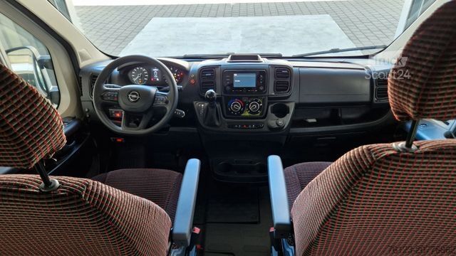 Minibus FIAT 3x Ducato 2x Opel Movano 18 SS in Stock