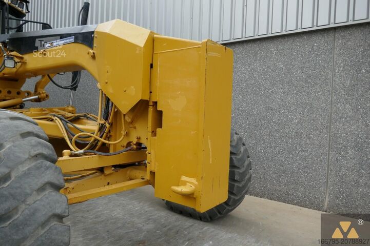 Grader Caterpillar 140M