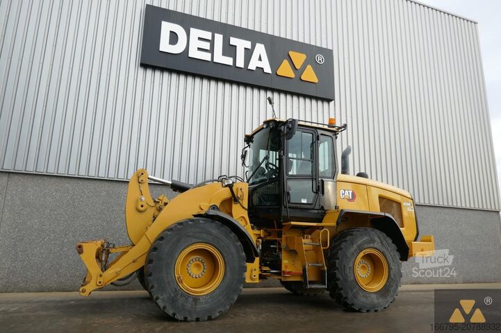 Kolesni nakladalnik Caterpillar 926M