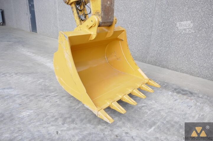 Gosenični bager Caterpillar 325F LCR