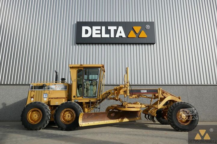 Grader Caterpillar 135H