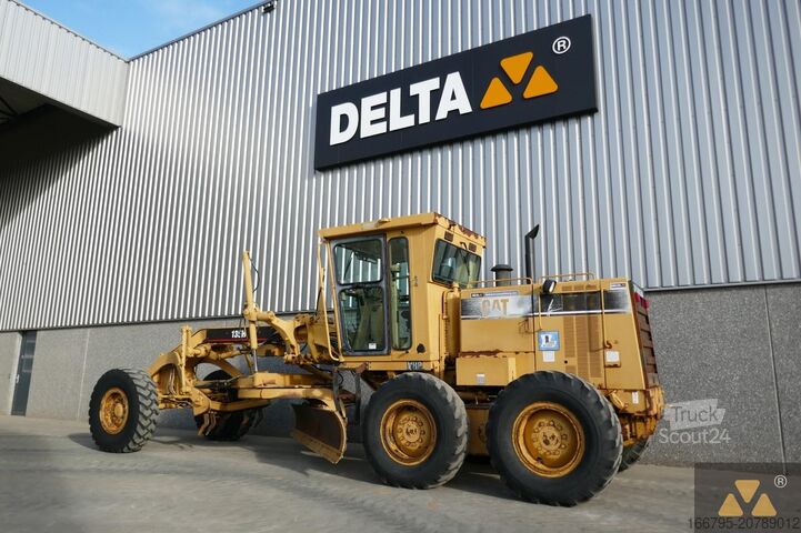 Grader Caterpillar 135H