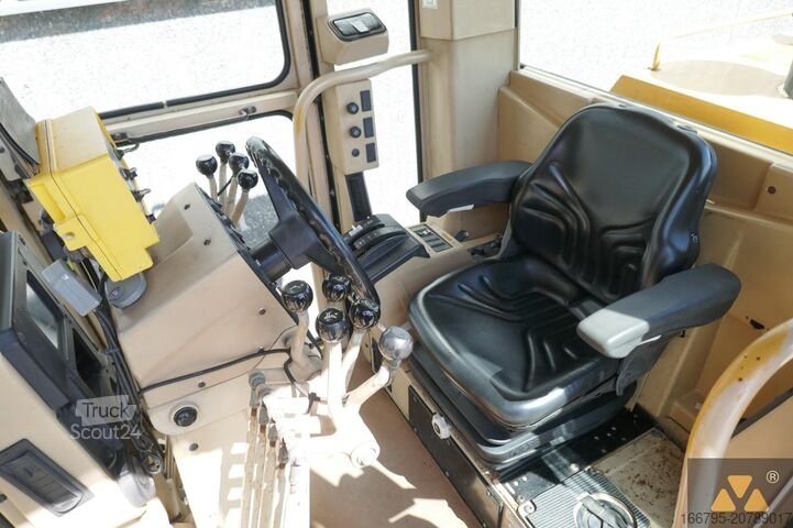 Grader Caterpillar 12H