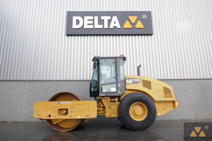 Valjar z enim bobnom Caterpillar CS64B