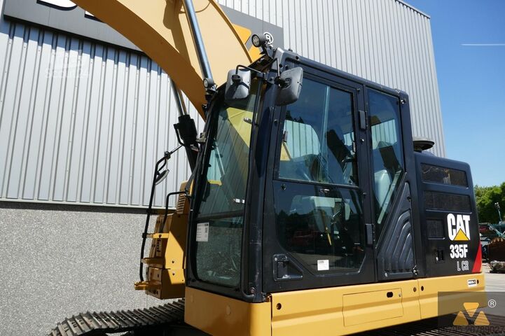 Gosenični bager Caterpillar 335F LCR