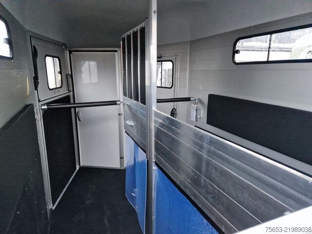 Príves na prepravu koní Cheval Liberté Touring XL Sattelschrank Frontexit