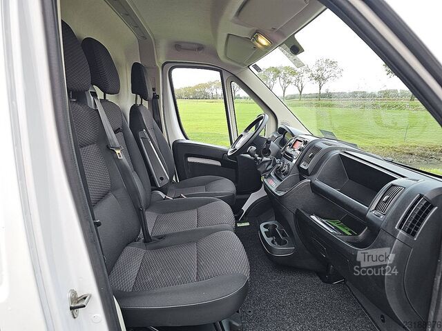 OPEL MOVANO 2.2 L2H2, aer condiționat, fără BPM, 3 locuri, tempomat, Euro 6, 120 CP! OPEL MOVANO 2.2 L2H2 Airco BPM Vrij 3 Zits Cruise Co...