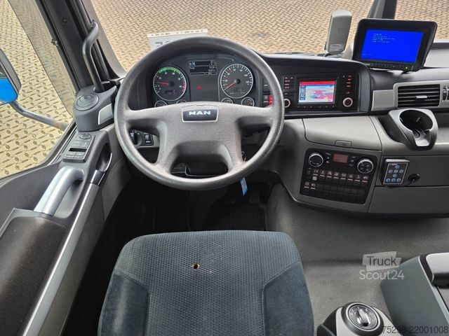Camion caisson MAN TGL 12.220 4X2 BL / Ladebordwand