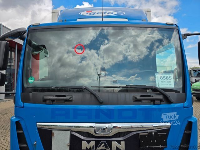 Camion caisson MAN TGL 12.220 4X2 BL / Ladebordwand