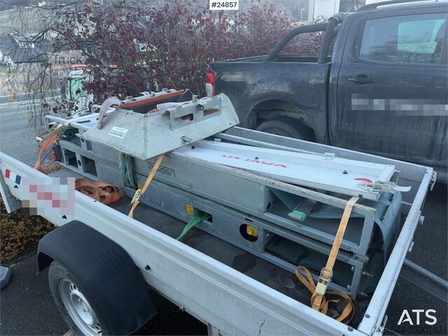 Convoyeur Lissmac Libelt-600 avec trémie d'alimentation Lissmac Libelt-600 Conveyor Belt with Feed Hopper