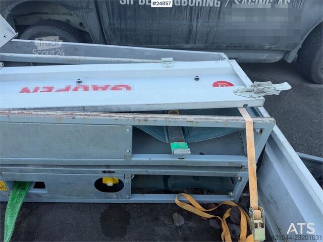 Convoyeur Lissmac Libelt-600 avec trémie d'alimentation Lissmac Libelt-600 Conveyor Belt with Feed Hopper