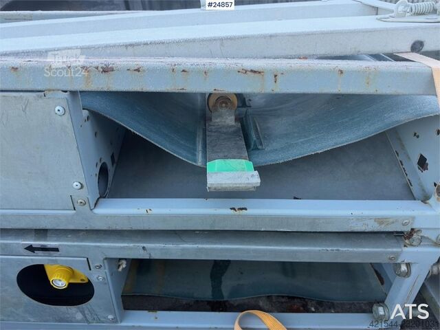 Convoyeur Lissmac Libelt-600 avec trémie d'alimentation Lissmac Libelt-600 Conveyor Belt with Feed Hopper