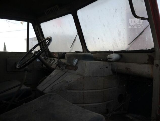 UNIMOG 404 fire-fighting vehicle UNIMOG 404