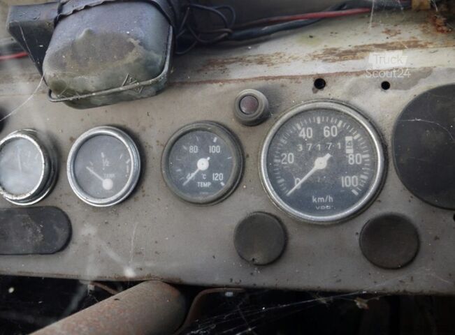 UNIMOG 404 fire-fighting vehicle UNIMOG 404