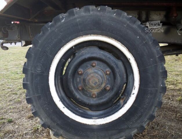 UNIMOG 404 fire-fighting vehicle UNIMOG 404