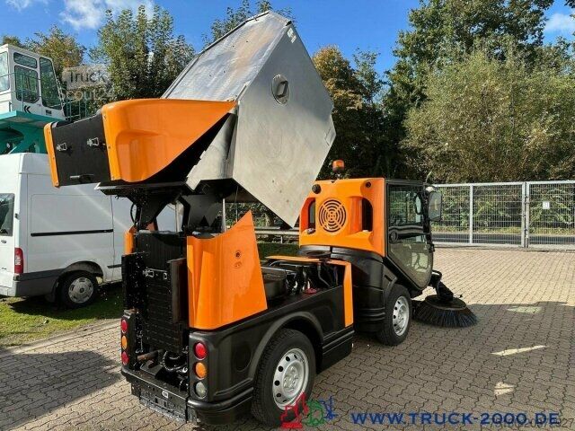 Cestna čistilnica Multicar Nilfisk JungoJet3500 Winterdienst & Kehrmaschine