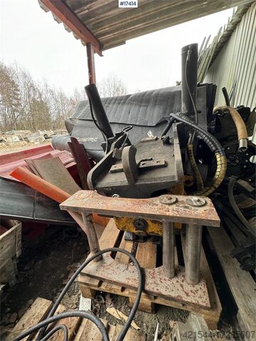 Mașină de construcții Engcon Rototilt