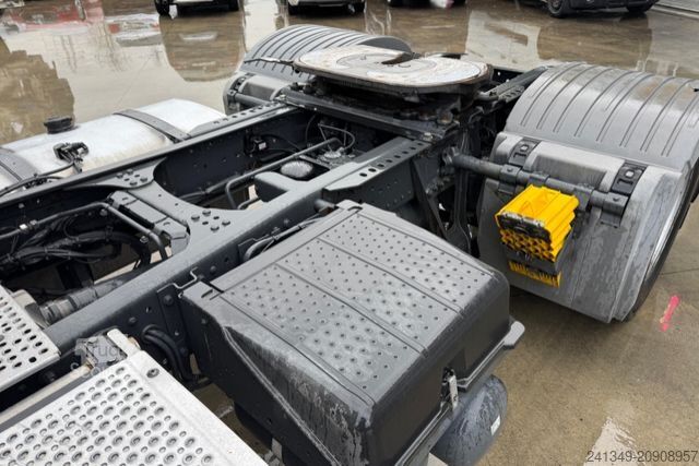 Standard nyergesvontató MERCEDES-BENZ Actros 1841 4x2