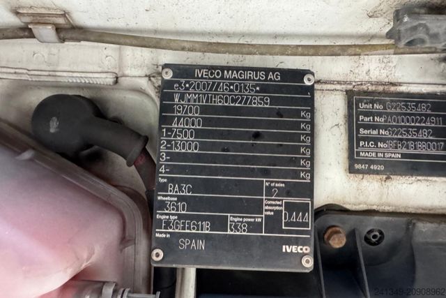 Standard nyergesvontató IVECO Stralis 460 4x2 Racing