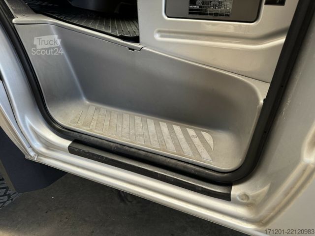 Minibus MERCEDES-BENZ Sprinter 316 CDI 4x4 ZG3 8-Sitzer wie neu!