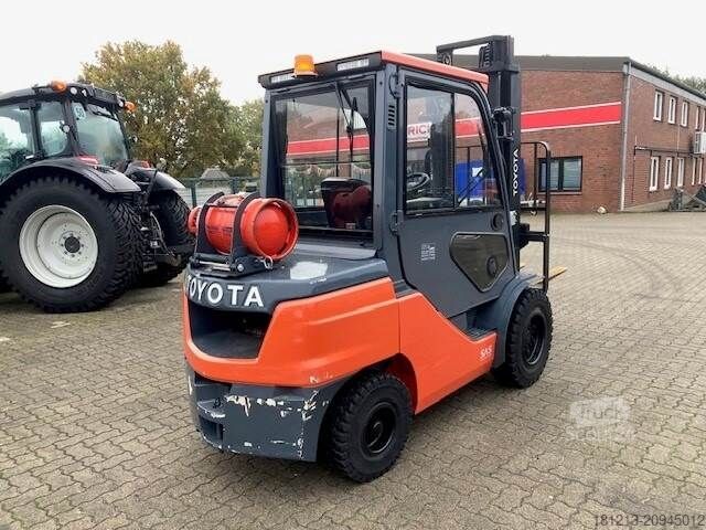 Lauksaimniecības mašīna Toyota 02-8FGJF35