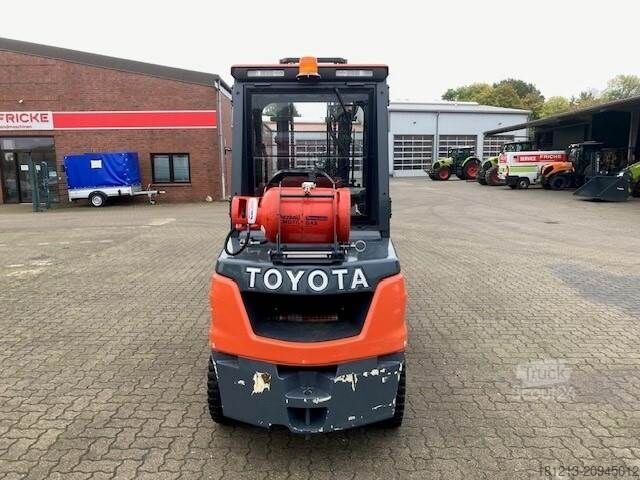 Lauksaimniecības mašīna Toyota 02-8FGJF35