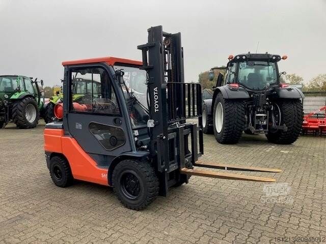 Lauksaimniecības mašīna Toyota 02-8FGJF35