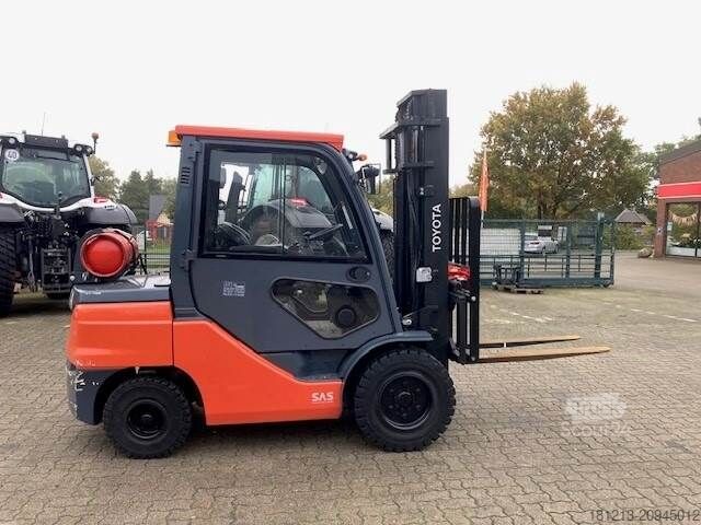 Lauksaimniecības mašīna Toyota 02-8FGJF35