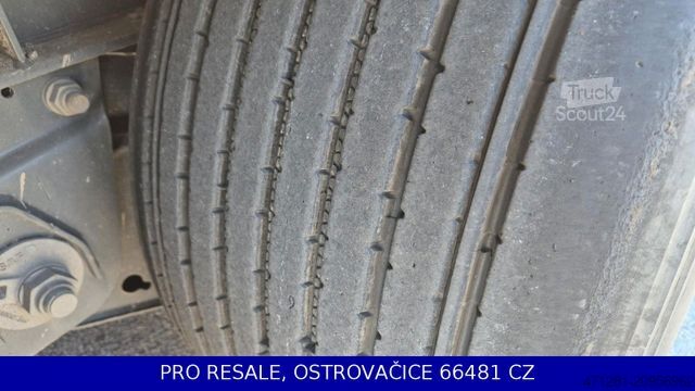 Odprta polprikolica s ponjavo WIELTON NS3K MEGA + LIFTACHSE