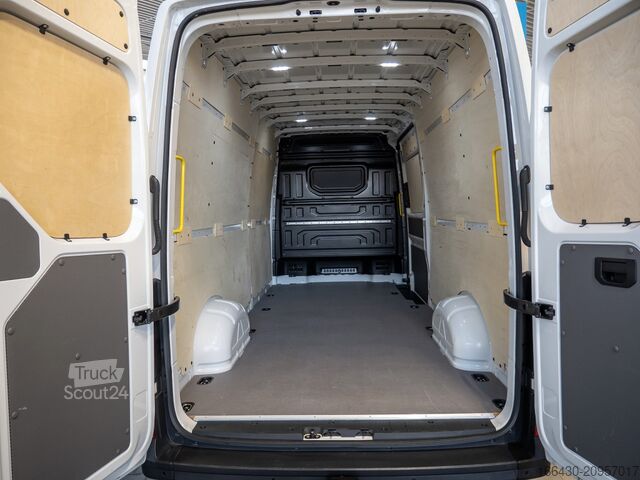 Minibus VW Crafter 35 lang Hochdach AHK LED AHK ACC LED