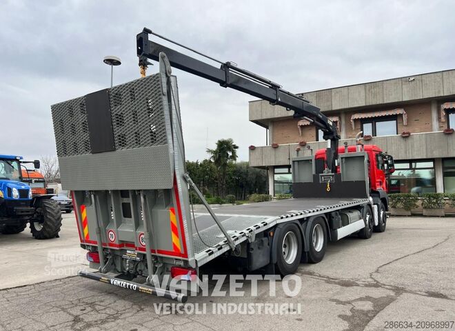 Plateau avec grue et rampes MAN TGS 35.360
