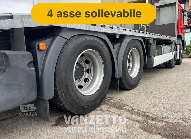 Plateau avec grue et rampes MAN TGS 35.360