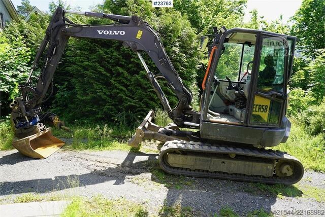 мини-экскаватор Volvo ECR58F with tilt and two buckets. Only 3,035 hours