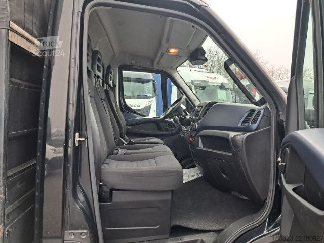 Ponyvával szerelt furgon IVECO 60C18