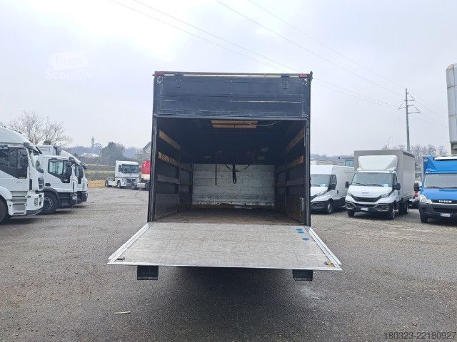 Ponyvával szerelt furgon IVECO 60C18