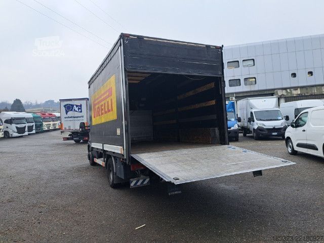 Ponyvával szerelt furgon IVECO 60C18