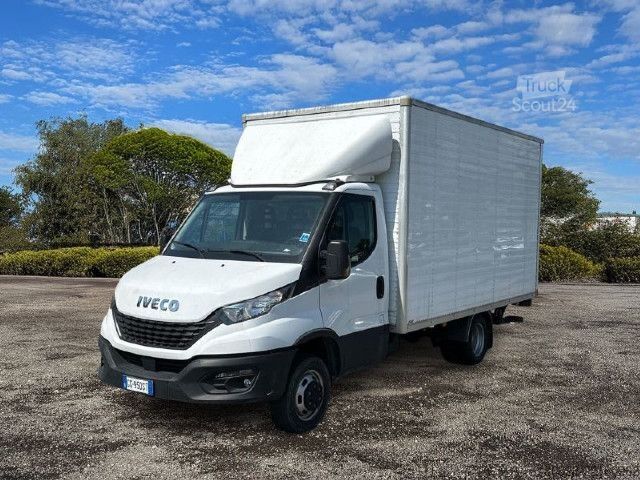 Φορτηγό κουτί (κουρμπαριστό) IVECO 35C14H