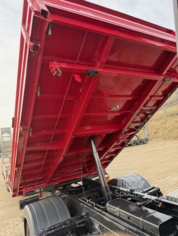 Benne basculante trilatérale MAN TGL 8.250 4x2 BL