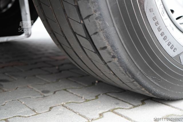 Rashladna poluprikolica SCHMITZ CARGOBULL REFRIGERATED / FLOWER / THERMO KING / SLX 300 /