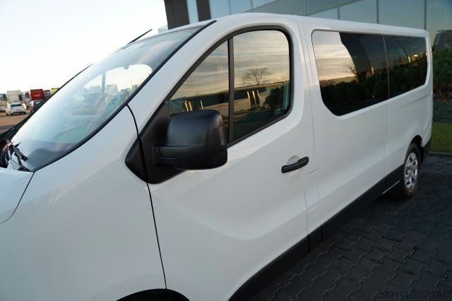 Minibus RENAULT TRAFIC III / BUS / 9 MIEJSC / PIERWSZY W?A?CICIE