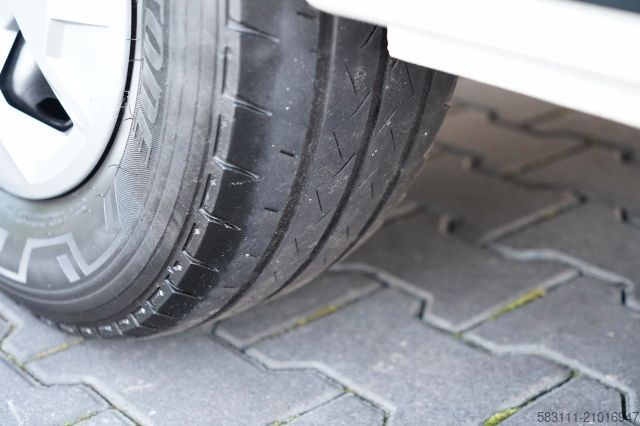 Minibus RENAULT TRAFIC III / BUS / 9 MIEJSC / PIERWSZY W?A?CICIE