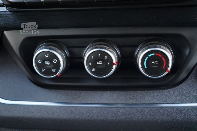 Minibus RENAULT TRAFIC III / BUS / 9 MIEJSC / PIERWSZY W?A?CICIE