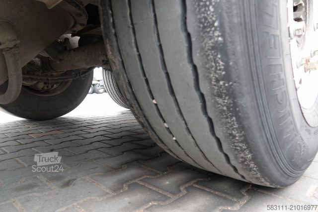 Semi-remorque silo SPITZER CEMENTONACZEPA / 37 000 L / SILOS / 3 KOMORY / O