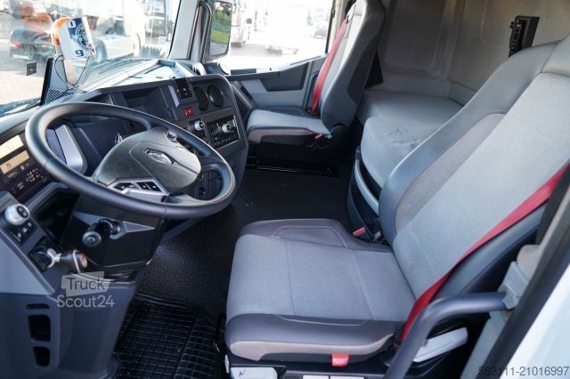 Standard tractor unit RENAULT T 460 / HYDRAULIKA DWUOBWODOWA / RETARDER / SPRO