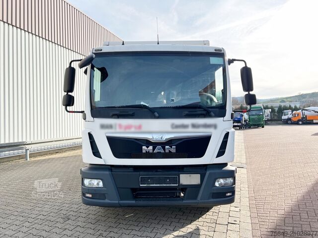 Vrachtwagen met bakwagen MAN TGL 12.220 4X2 BL TGL 12.220 4X2 BL mit Dhollandia LBW