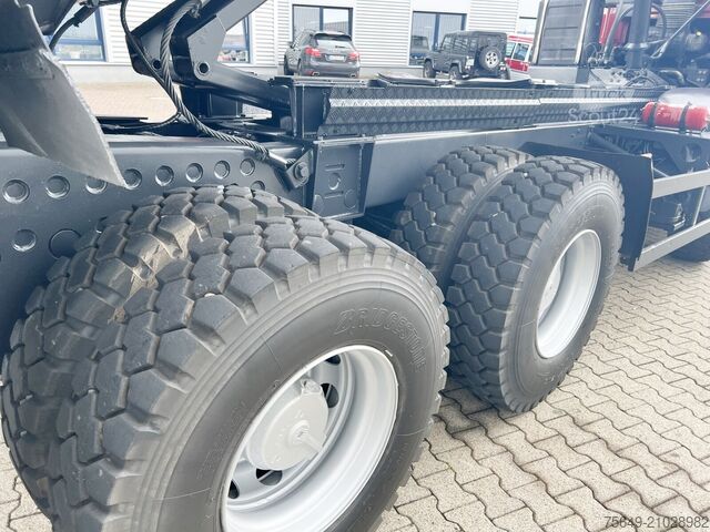 Camion à usage spécial Tatra Phoenix 8x8 Phoenix 8x8, Stahlmulde ca. 22m³, hydr. Heckklappe